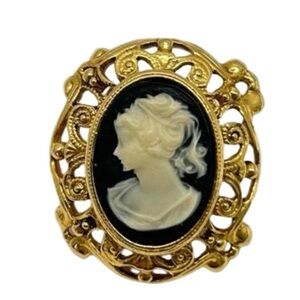 Vintage Cameo Pendant For Choker Style Necklace